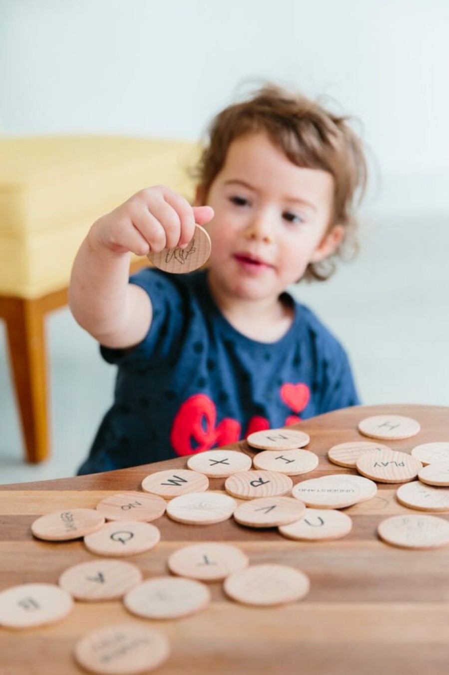 Type Of Play The Freckled Frog | Freckled Frog - Wooden Sign Language Discs